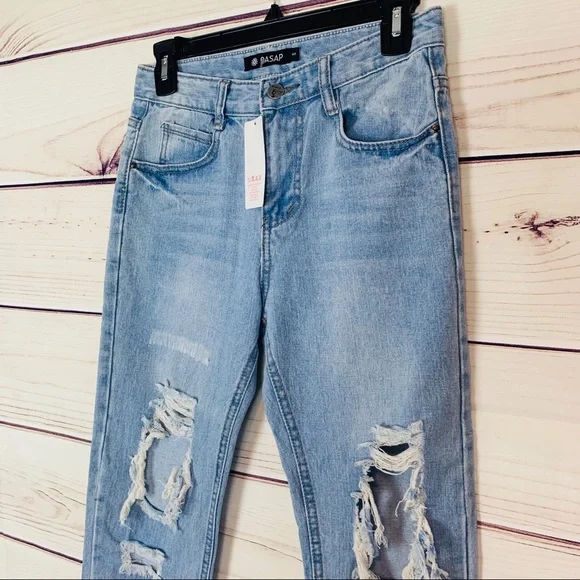 Light wash distressed boyfriend fit jean… - Picture 4 of 7